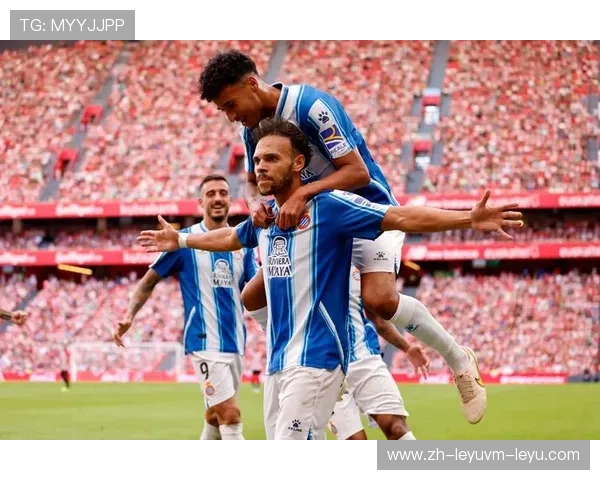 “鹦鹉军团”诺里奇城英超历史与球衣解读