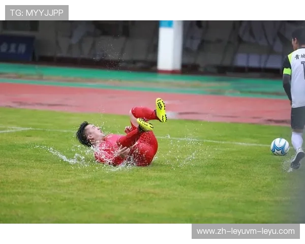 足球比赛中的小范围对抗与技巧提升 足球比赛中的小范围对抗与技巧提升